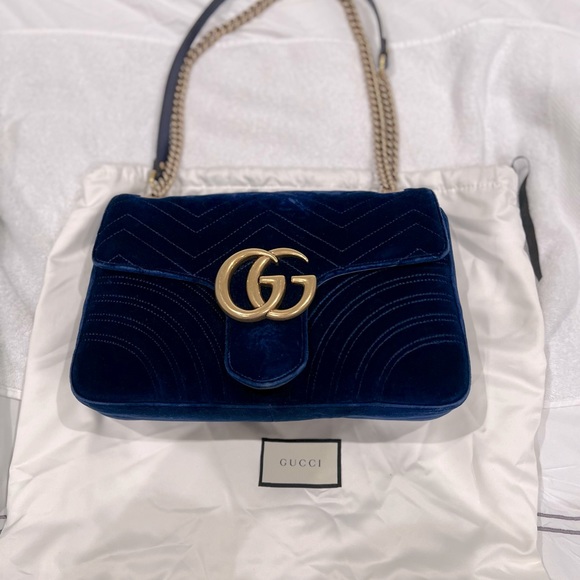 Gucci Handbags - 100% authentic Gucci blue velvet medium GG Marmont Matelasse bag. Dust bag & box